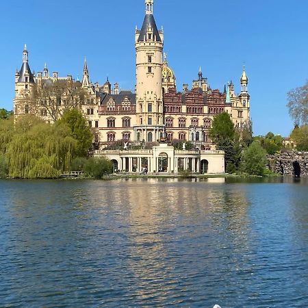 Stilvolle Ferienwohnung In Der Naehe Von Schwerin Dummer Bagian luar foto