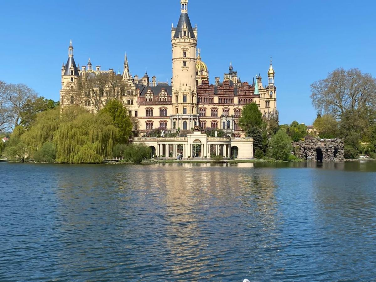 Stilvolle Ferienwohnung In Der Naehe Von Schwerin Dummer Bagian luar foto